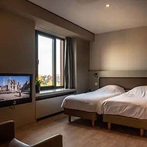 Castelnou Hotel Gand